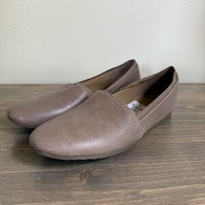 Franco Suarto Womens 8.5M Tan Beige Leather Slip On Comfort Flats‎ Shoes